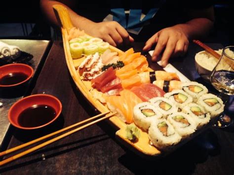 oi sushi paris|Oi Sushi restaurant, Paris, 7 Rue Mouffetard.